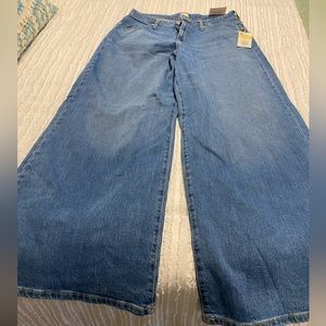 Universal Thread Lightwash jeans